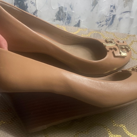 Authentic Tory Burch Lowell New Logo Wedge Pump with Stacked wooden heels - Picture 7 of 17